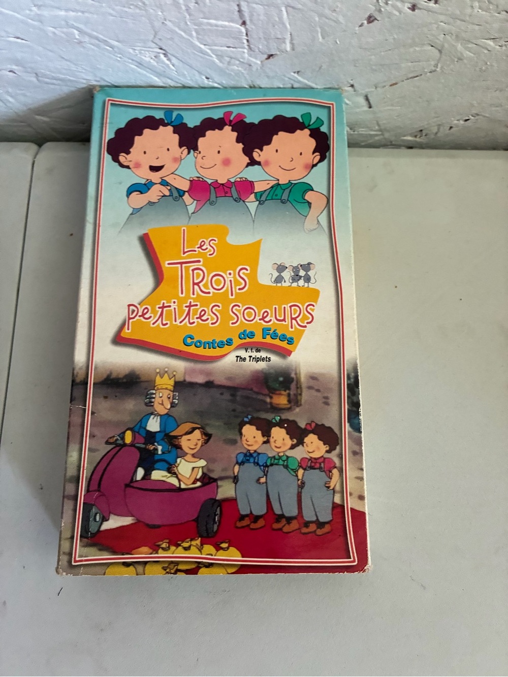 Les Trois Petites Soeurs VHS Tape - Colorful Illustrated Cover